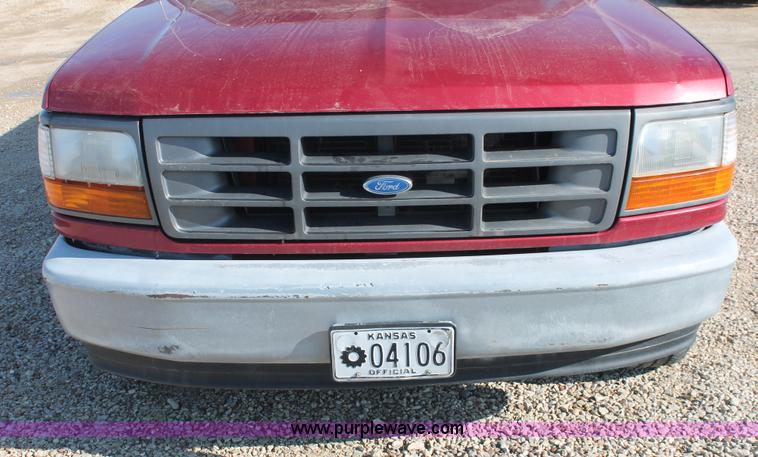 image for item W9269 1996 Ford F150 pickup truck