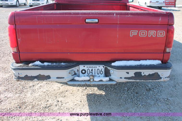 image for item W9269 1996 Ford F150 pickup truck