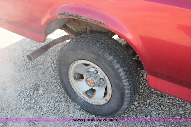 image for item W9269 1996 Ford F150 pickup truck