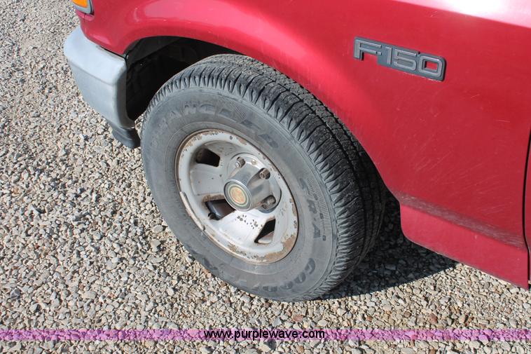 image for item W9269 1996 Ford F150 pickup truck