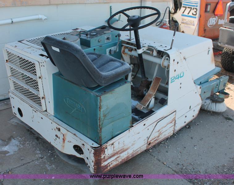 image for item W9270 1973 Tennant 240 sweeper