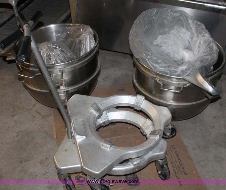 image for item W9438 Hobart HLB00 mixer