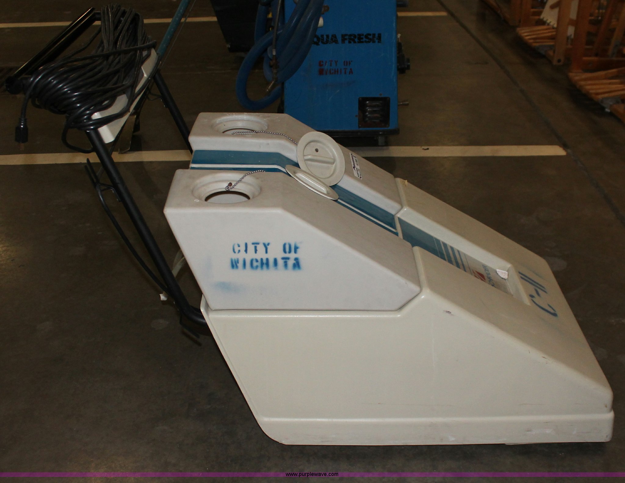 Von Schrader Mach 12 carpet cleaner in Wichita, KS Item AG9985 sold Purple Wave