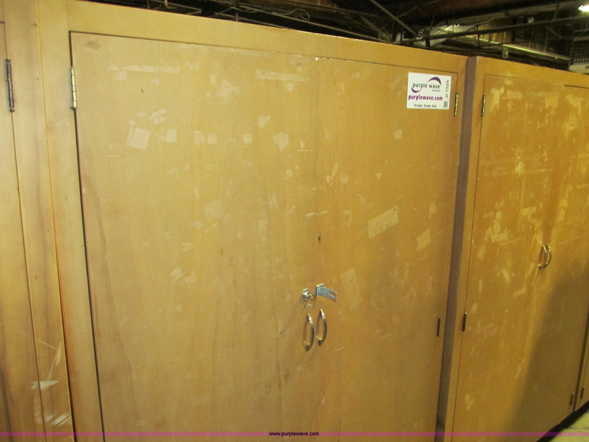 Wood storage in Des Moines, IA Item D7225 sold Purple Wave
