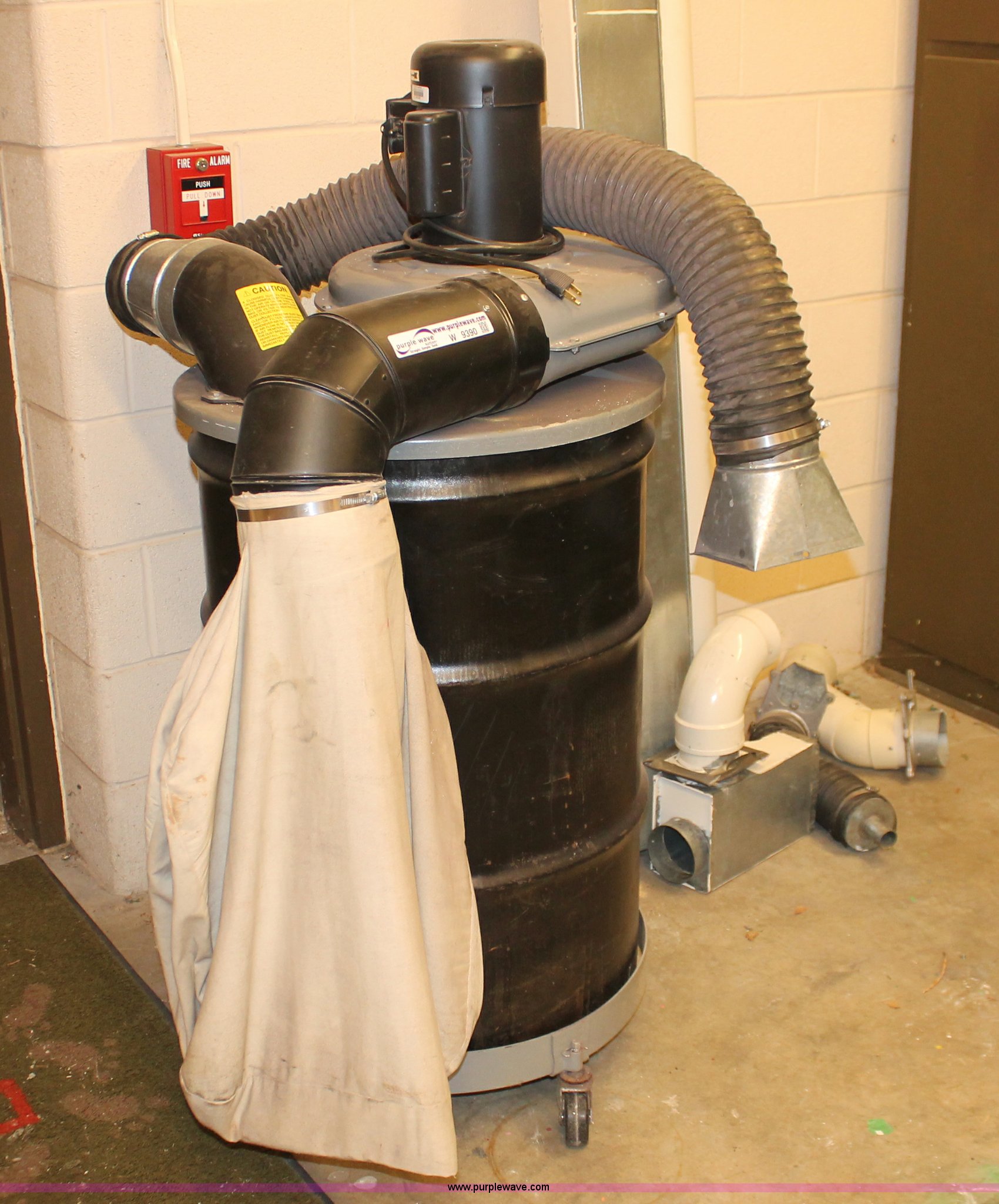 Cincinnati 100S Dust Mast dust collector in Hutchinson, KS Item W9390