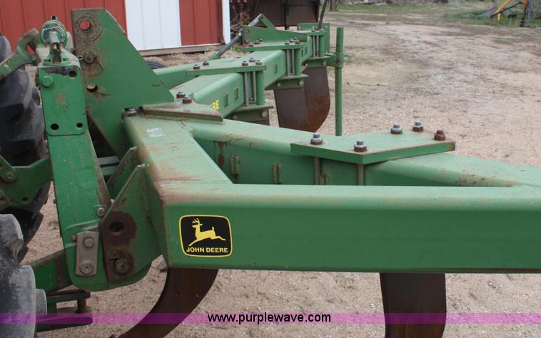 image for item AA9123 John Deere 915 seven shank ripper