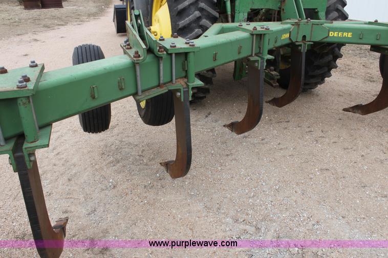 image for item AA9123 John Deere 915 seven shank ripper