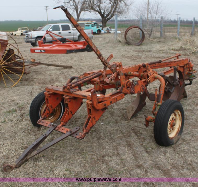 image for item AA9128 Allis three bottom plow