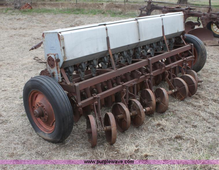 image for item AA9129 13 row alfalfa drill