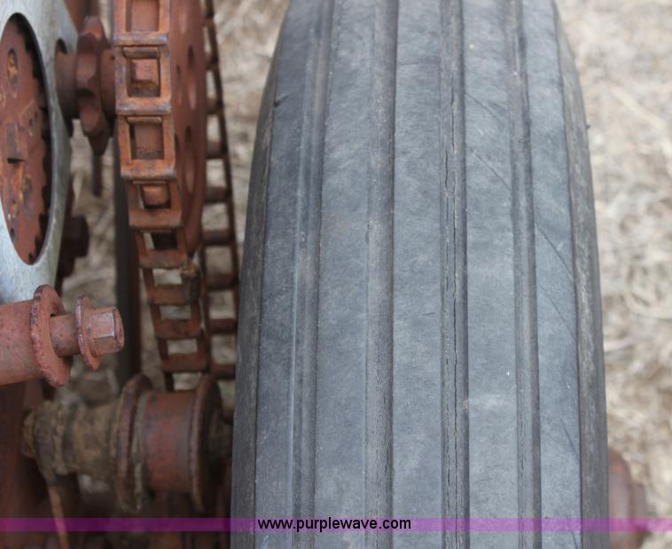 image for item AA9129 13 row alfalfa drill