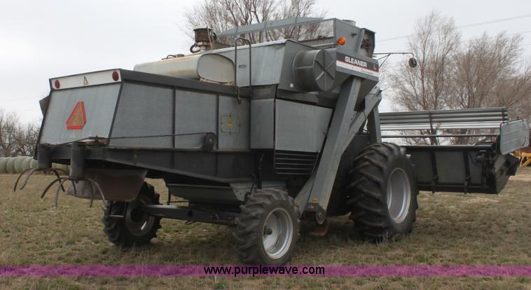 image for item AA9131 Allis Chalmers Gleaner L combine
