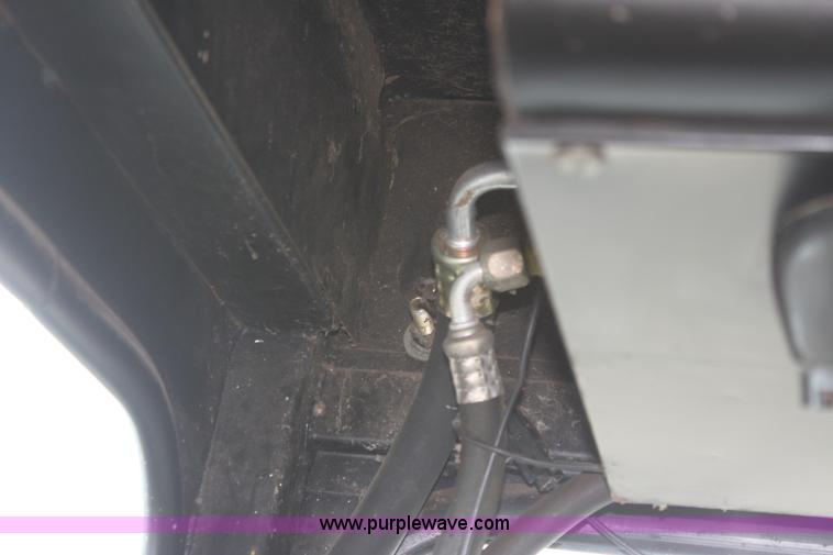 image for item AA9131 Allis Chalmers Gleaner L combine