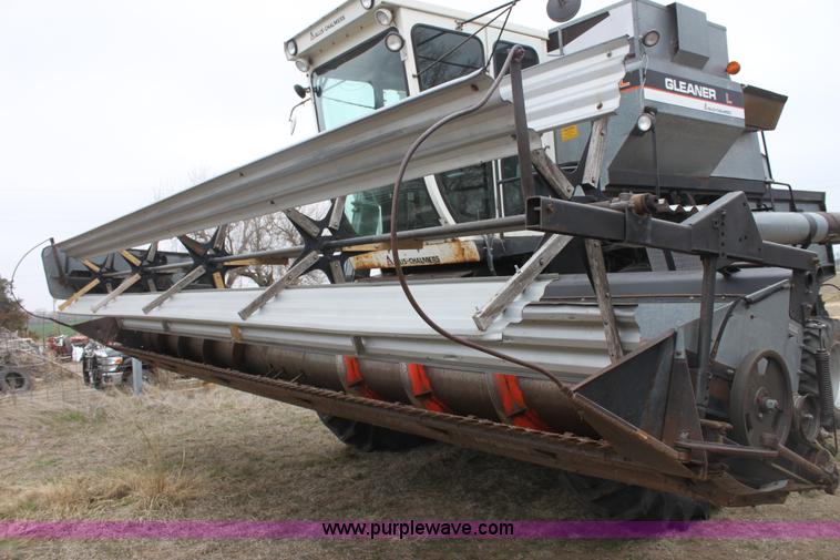 image for item AA9131 Allis Chalmers Gleaner L combine