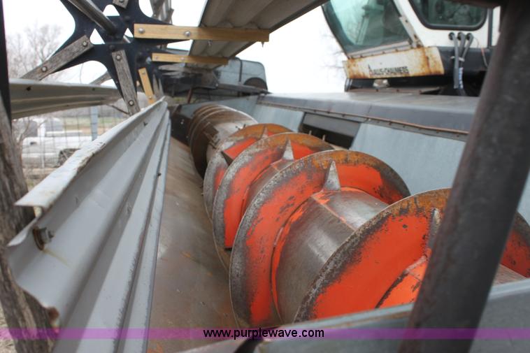 image for item AA9131 Allis Chalmers Gleaner L combine