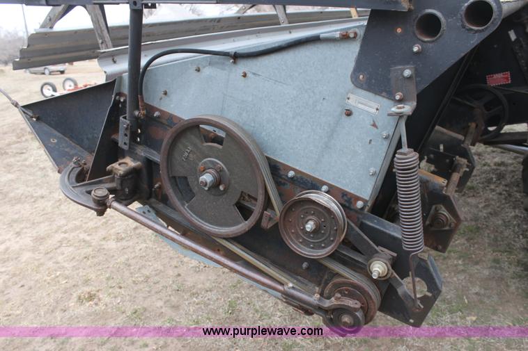 image for item AA9131 Allis Chalmers Gleaner L combine