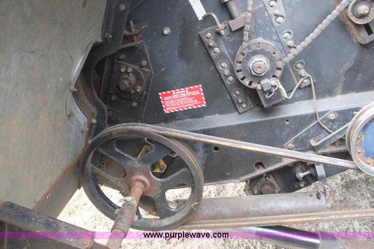 image for item AA9131 Allis Chalmers Gleaner L combine