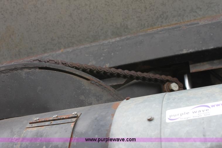 image for item AA9131 Allis Chalmers Gleaner L combine