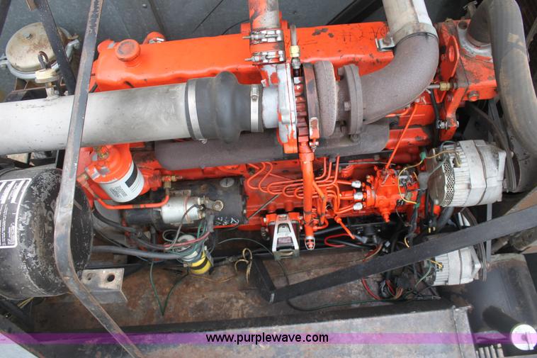 image for item AA9131 Allis Chalmers Gleaner L combine