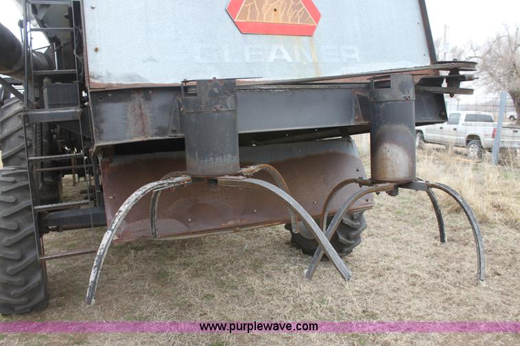 image for item AA9131 Allis Chalmers Gleaner L combine