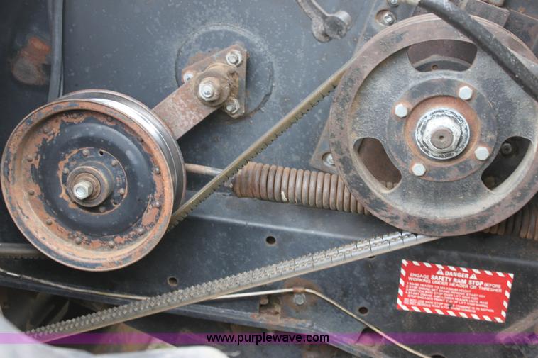 image for item AA9131 Allis Chalmers Gleaner L combine