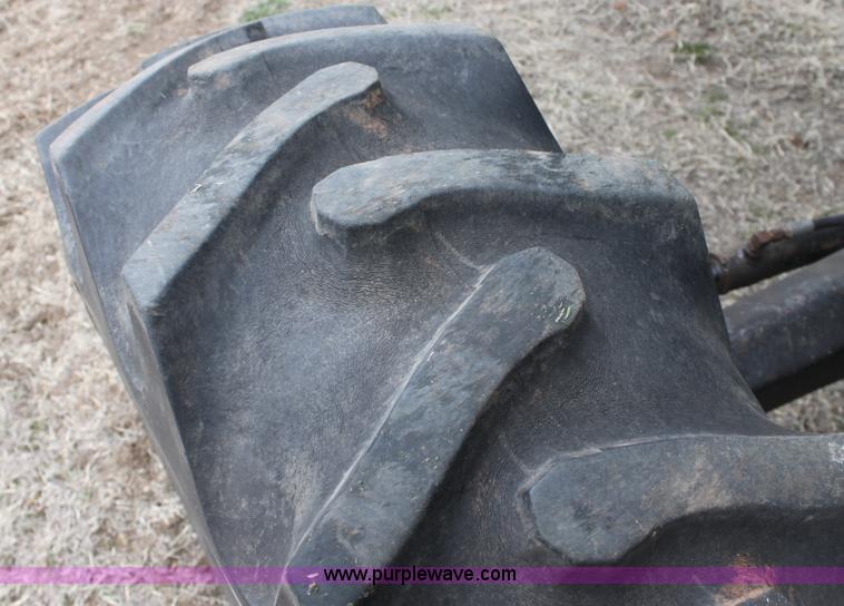 image for item AA9131 Allis Chalmers Gleaner L combine