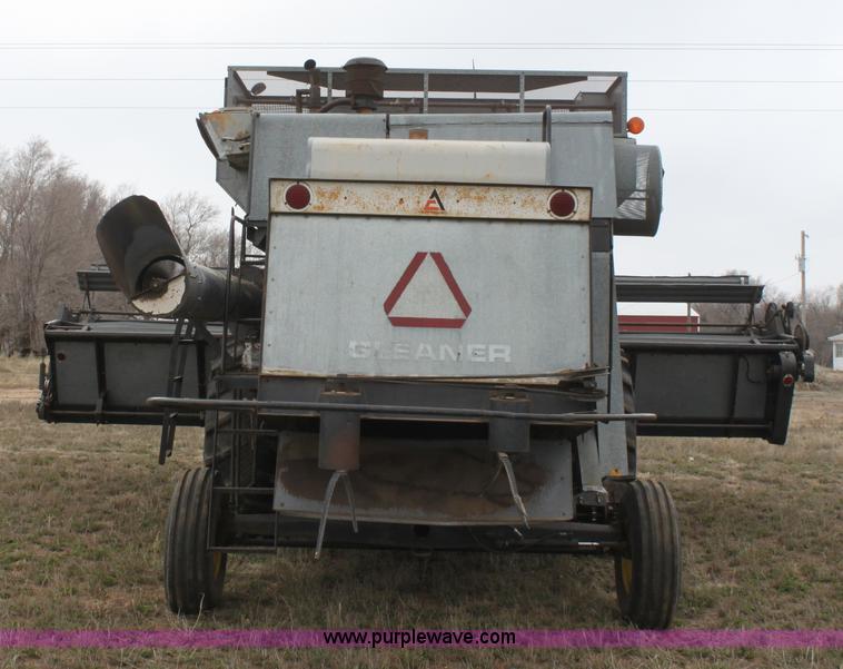 image for item AA9132 Allis Chalmers Gleaner L corn soybean special combine