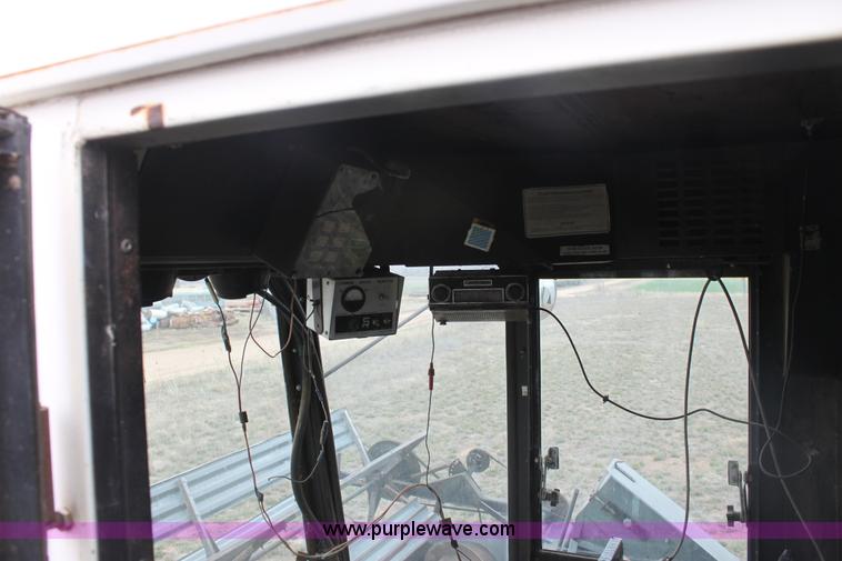 image for item AA9132 Allis Chalmers Gleaner L corn soybean special combine