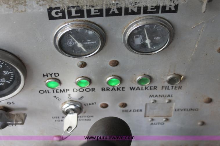 image for item AA9132 Allis Chalmers Gleaner L corn soybean special combine