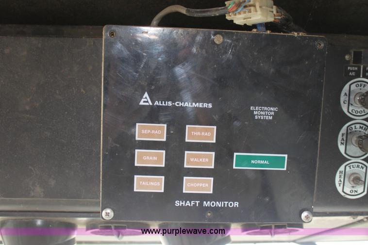 image for item AA9132 Allis Chalmers Gleaner L corn soybean special combine