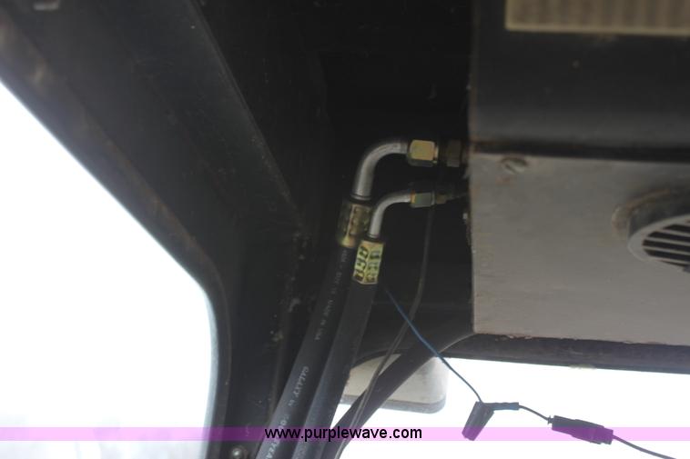 image for item AA9132 Allis Chalmers Gleaner L corn soybean special combine