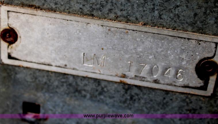 image for item AA9132 Allis Chalmers Gleaner L corn soybean special combine