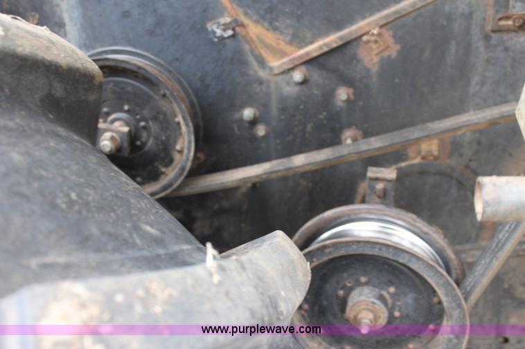 image for item AA9132 Allis Chalmers Gleaner L corn soybean special combine