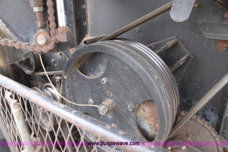 image for item AA9132 Allis Chalmers Gleaner L corn soybean special combine