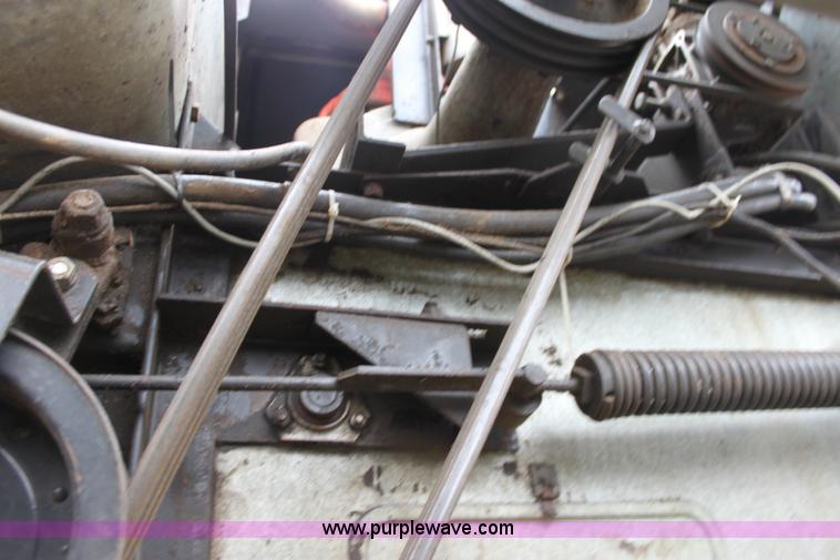 image for item AA9132 Allis Chalmers Gleaner L corn soybean special combine