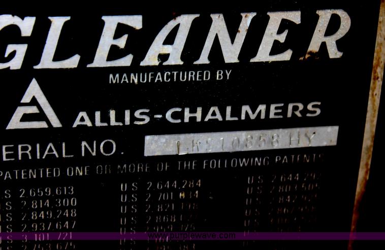 image for item AA9132 Allis Chalmers Gleaner L corn soybean special combine