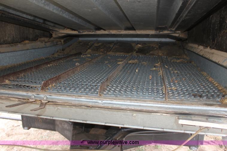 image for item AA9132 Allis Chalmers Gleaner L corn soybean special combine