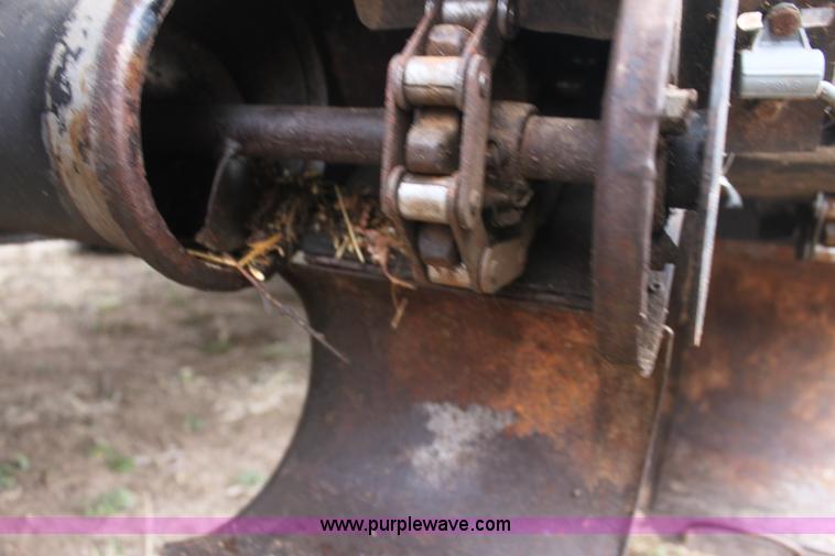 image for item AA9132 Allis Chalmers Gleaner L corn soybean special combine