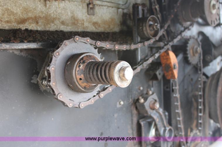 image for item AA9132 Allis Chalmers Gleaner L corn soybean special combine