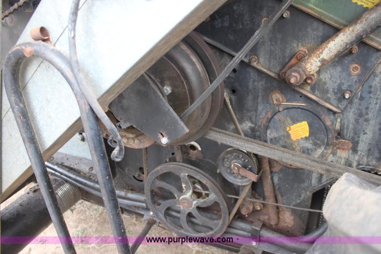 image for item AA9132 Allis Chalmers Gleaner L corn soybean special combine