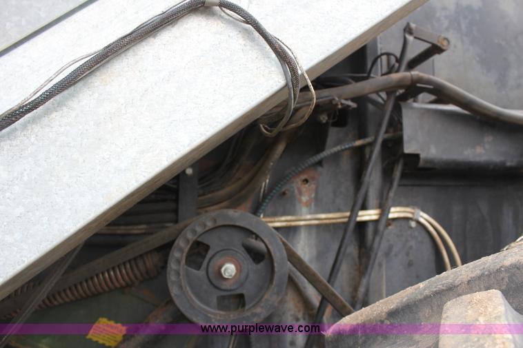 image for item AA9132 Allis Chalmers Gleaner L corn soybean special combine