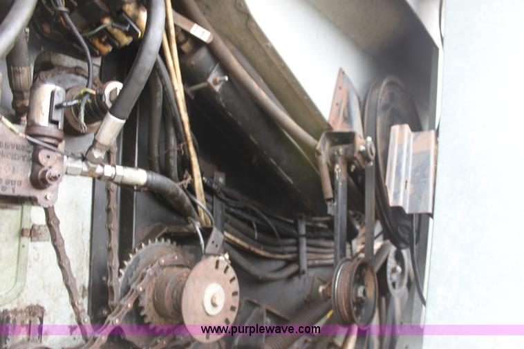 image for item AA9132 Allis Chalmers Gleaner L corn soybean special combine