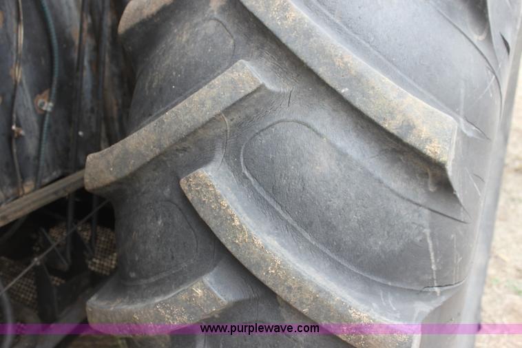 image for item AA9132 Allis Chalmers Gleaner L corn soybean special combine