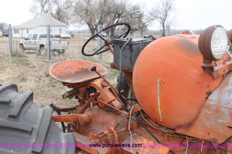 image for item AA9133 Case DC tractor