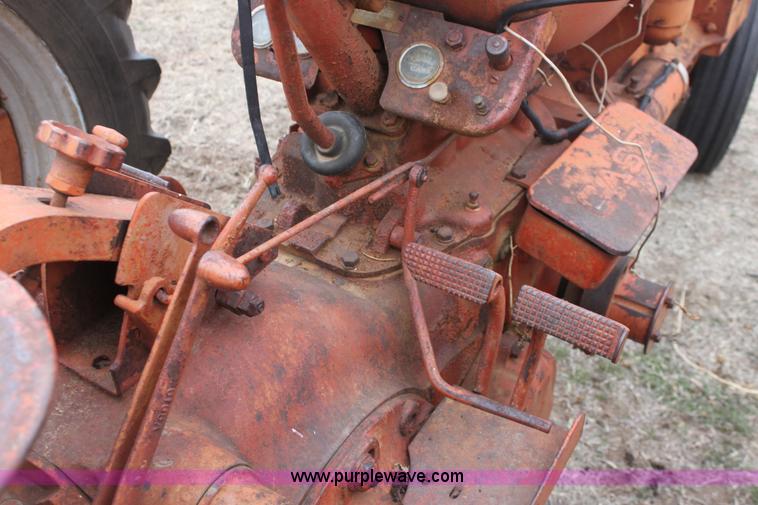 image for item AA9133 Case DC tractor