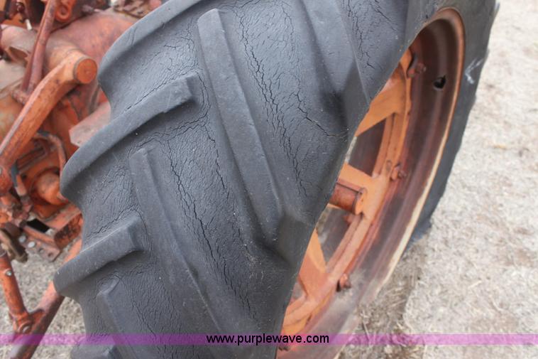 image for item AA9133 Case DC tractor