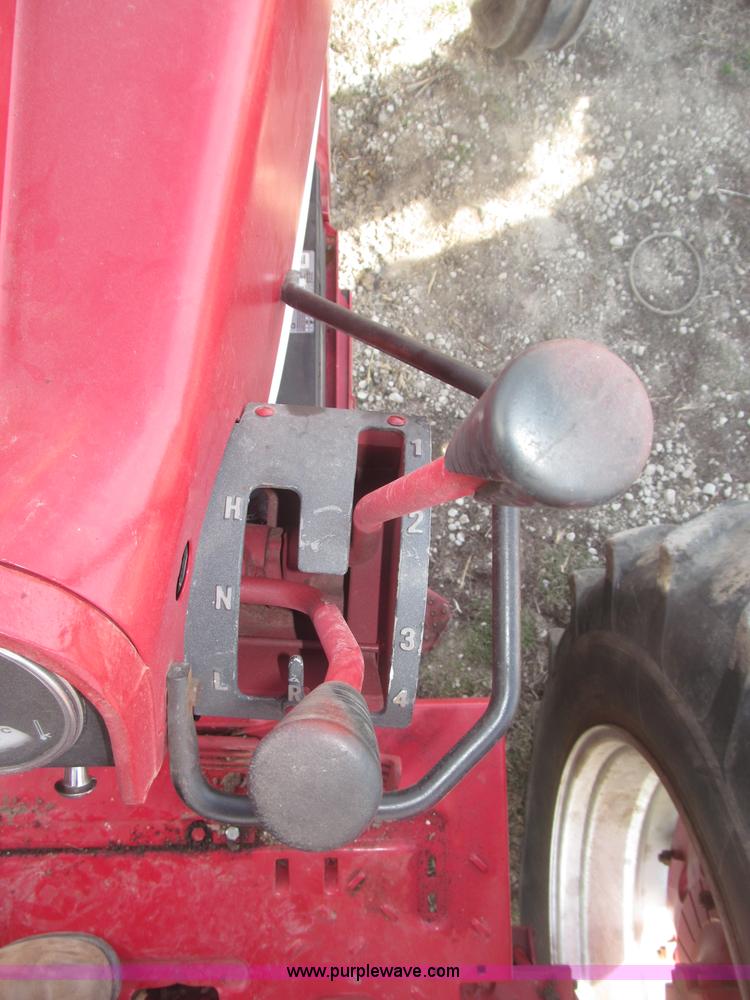 image for item B5420 1975 International F1066 row crop tractor