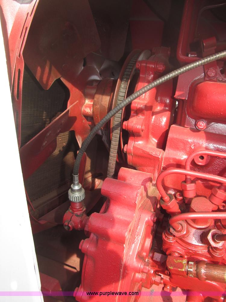 image for item B5420 1975 International F1066 row crop tractor