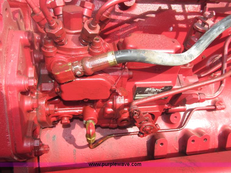 image for item B5420 1975 International F1066 row crop tractor