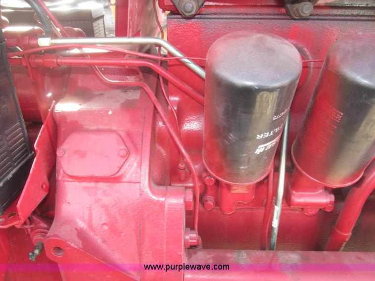 image for item B5420 1975 International F1066 row crop tractor