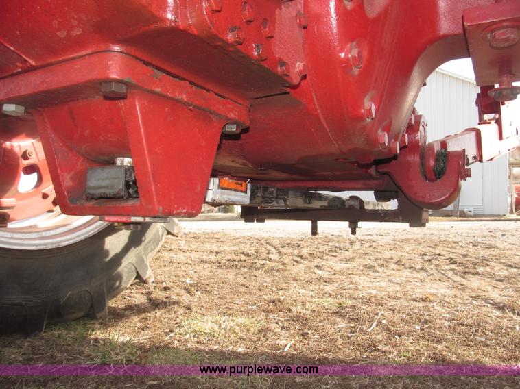 image for item B5420 1975 International F1066 row crop tractor